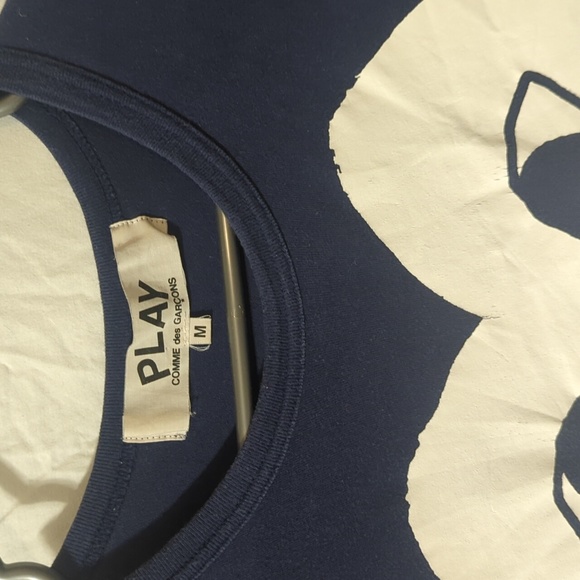 Size M Mens Comme des Garcons PLAY T Shirt - Picture 2 of 5